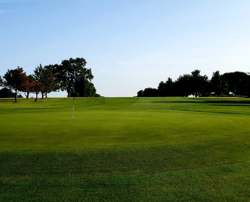 Golf Course Pin Oak Pub & Links