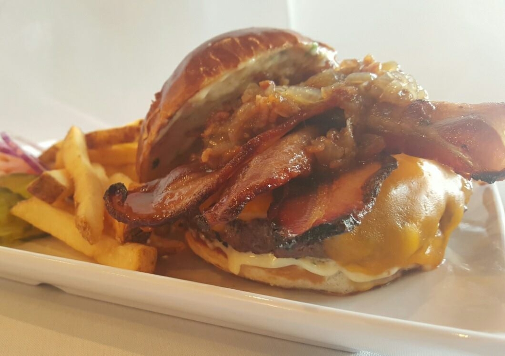 30697666_2073350032693323_7467239301990842368_o Pin Oak Pub & Links