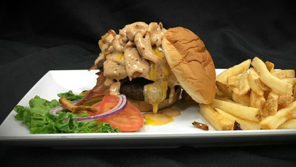 34063830_2129385610423098_7792634193363599360_o Pin Oak Pub & Links