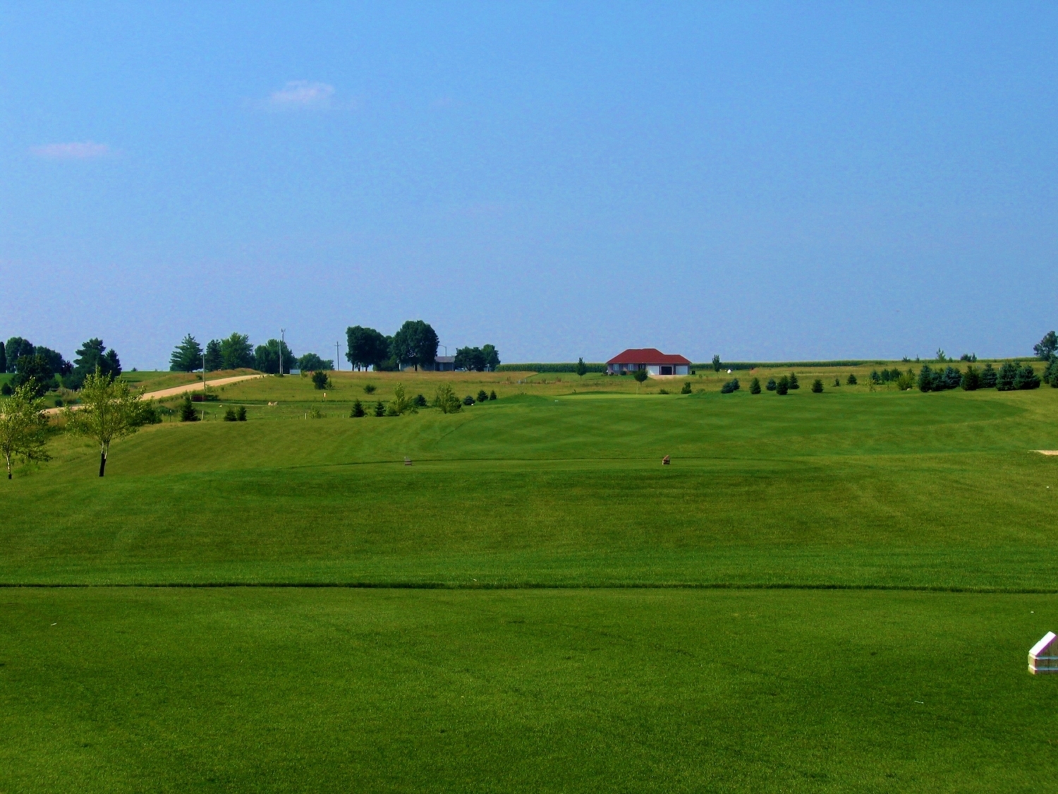 Hole 1 Pin Oak Pub & Links