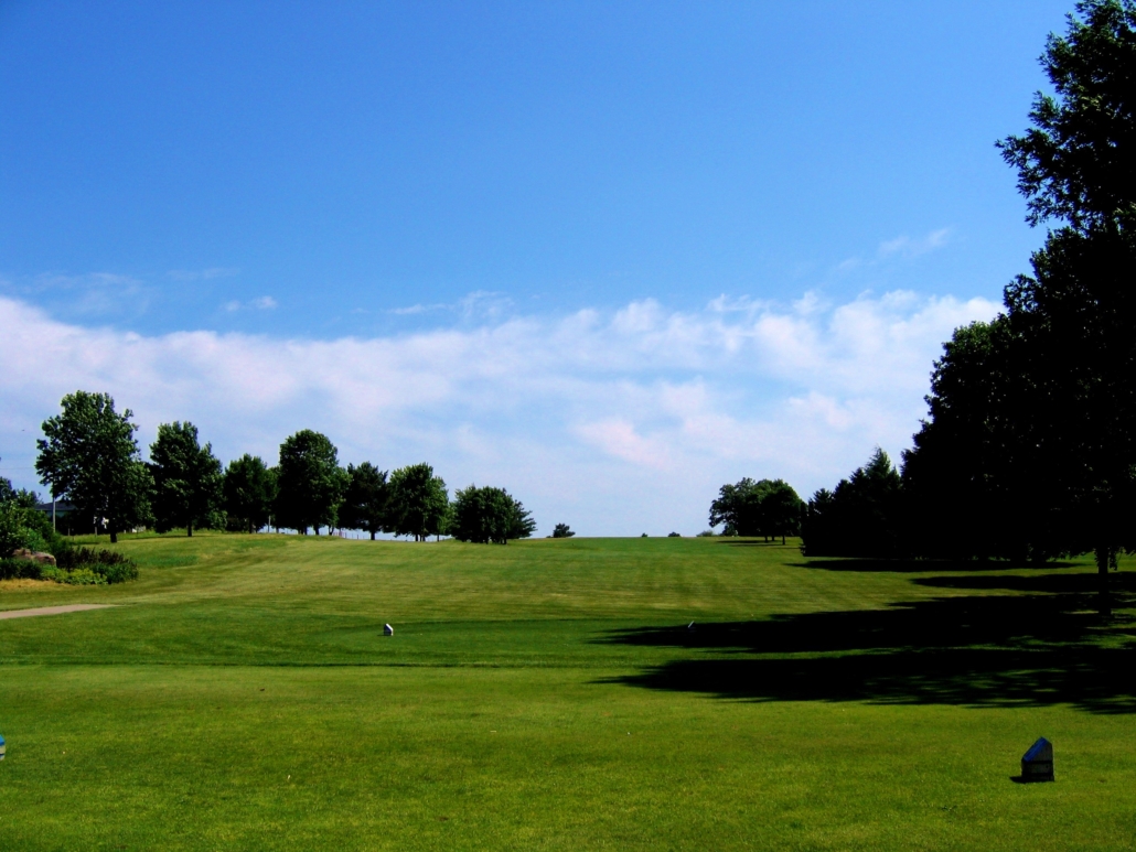 Hole 15 Pin Oak Pub & Links